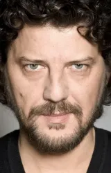 Илькер Аксум